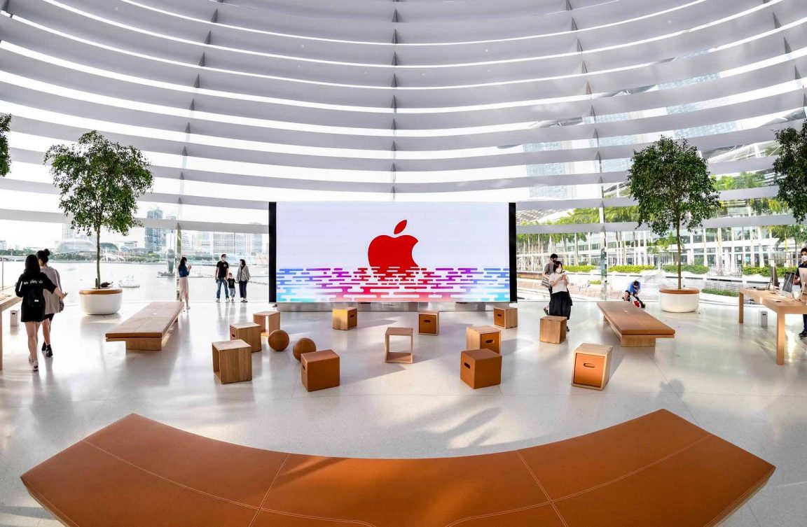 A Look at the New Apple Store Now Open to Public! Shout