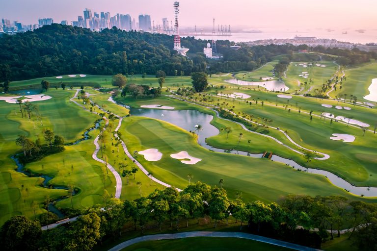 beginner-golf-lessons-for-children-and-adults-in-singapore-shout