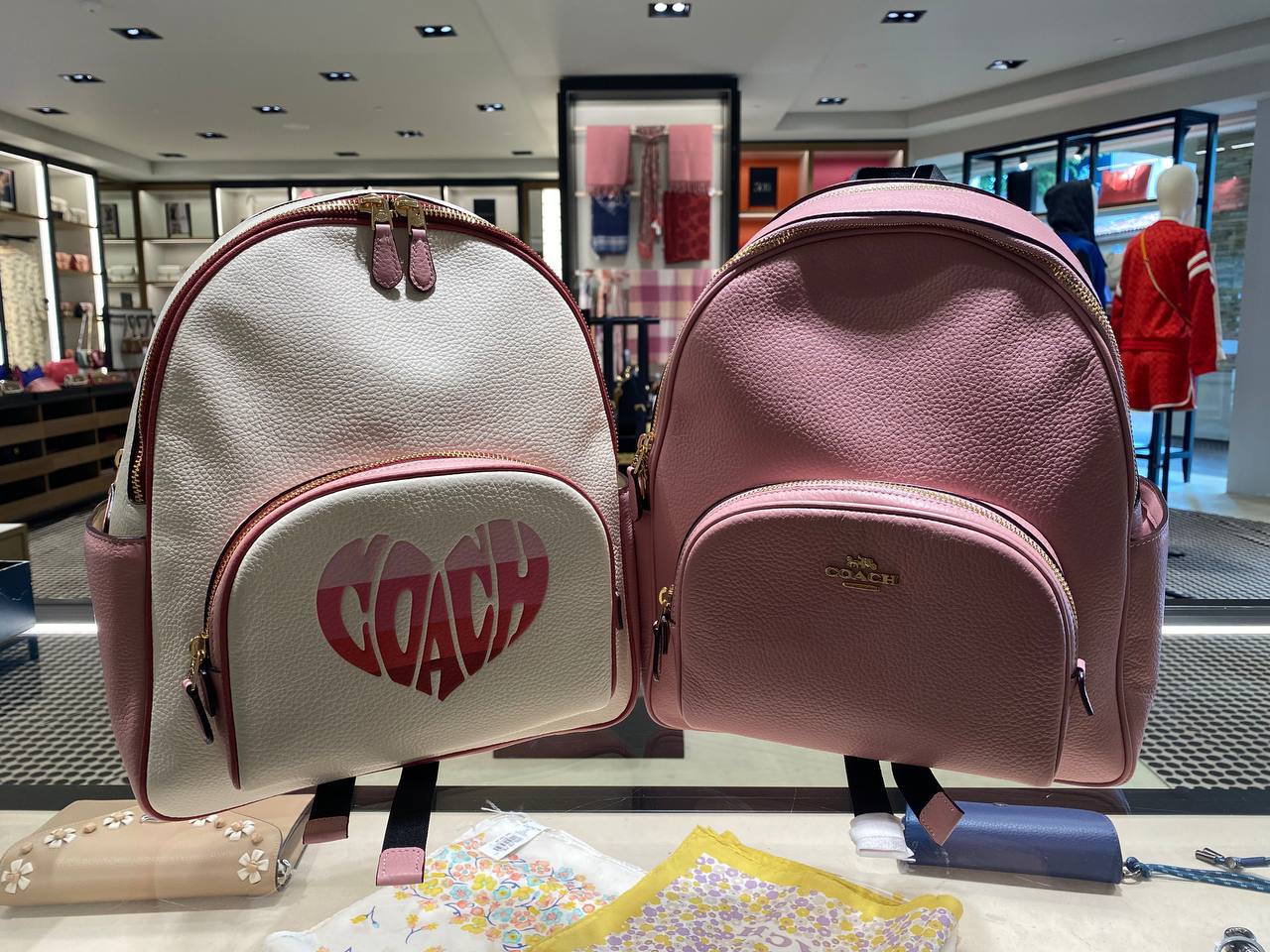 PINK-THEMED COACH POP-UP IN JOHOR BAHRU PREMIUM OUTLET WITH MORE THAN 50%  OFF ITEMS! - Shout