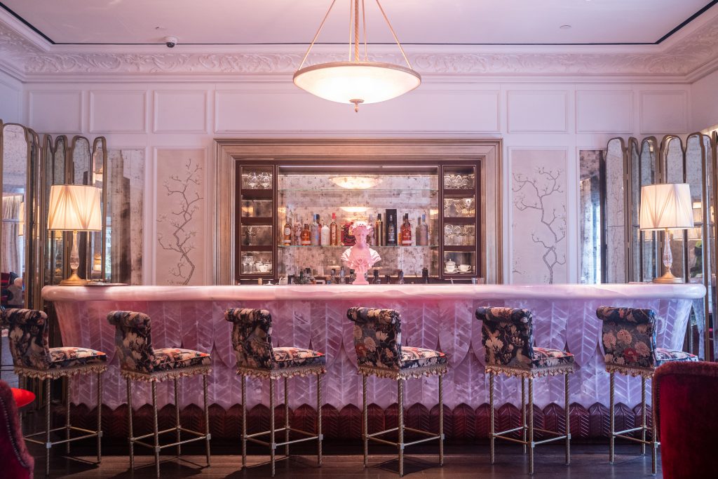 [SHOUT REVIEWS] LAVISH PINK VICTORIAN-INSPIRED BAR LOOKS LIKE AN ART ...