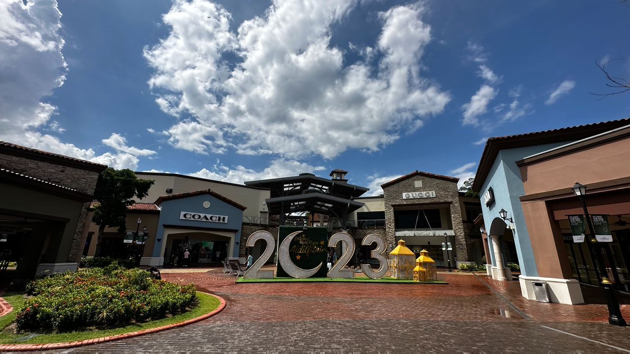 YOUR GUIDE TO JOHOR BAHRU'S PREMIUM OUTLETS: TIPS ON GETTING THERE,  SHOPPING & WHAT TO EAT! - Shout